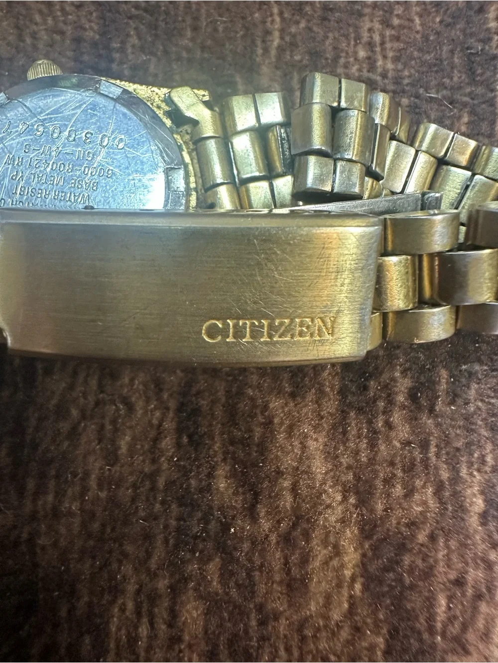 Vintage Citizen Gold-Tone Men’s Quartz Watch with Black Dial